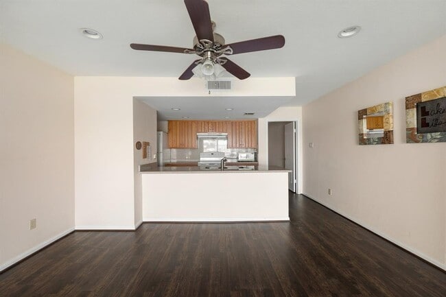 Building Photo - 15575 Marina Dr