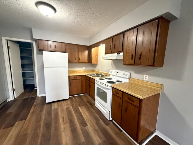 Building Photo - 1155 KY-3057