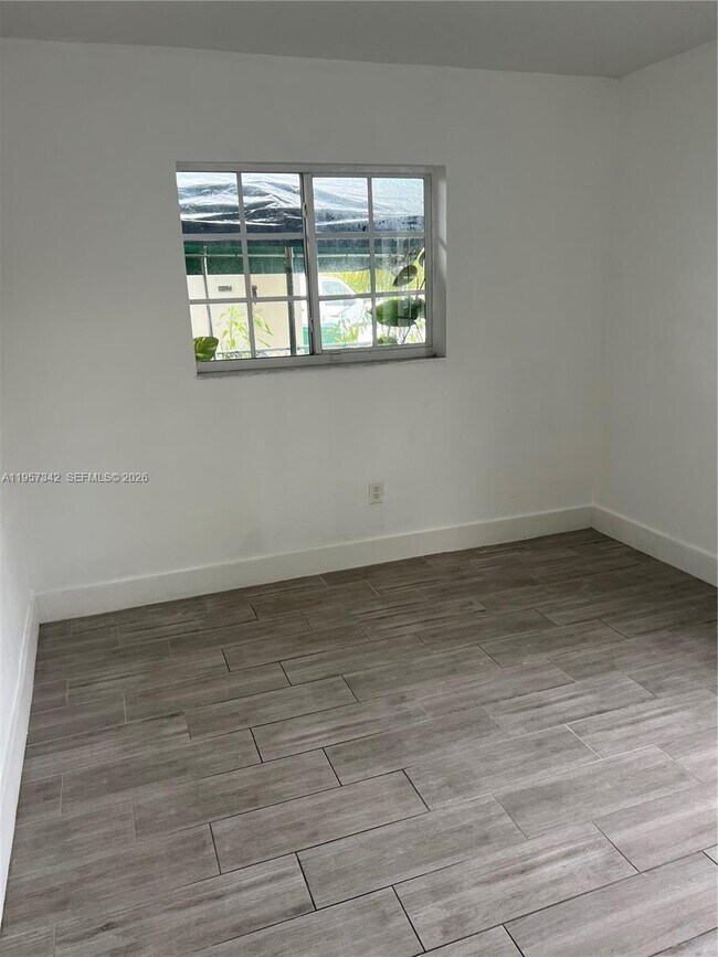 Building Photo - 2535 NW 9th St