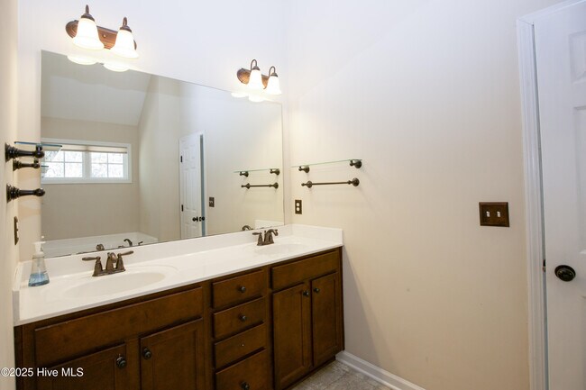 Building Photo - 130 Timberhurst Ct