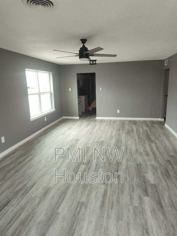 Building Photo - 2687 Gessner Rd