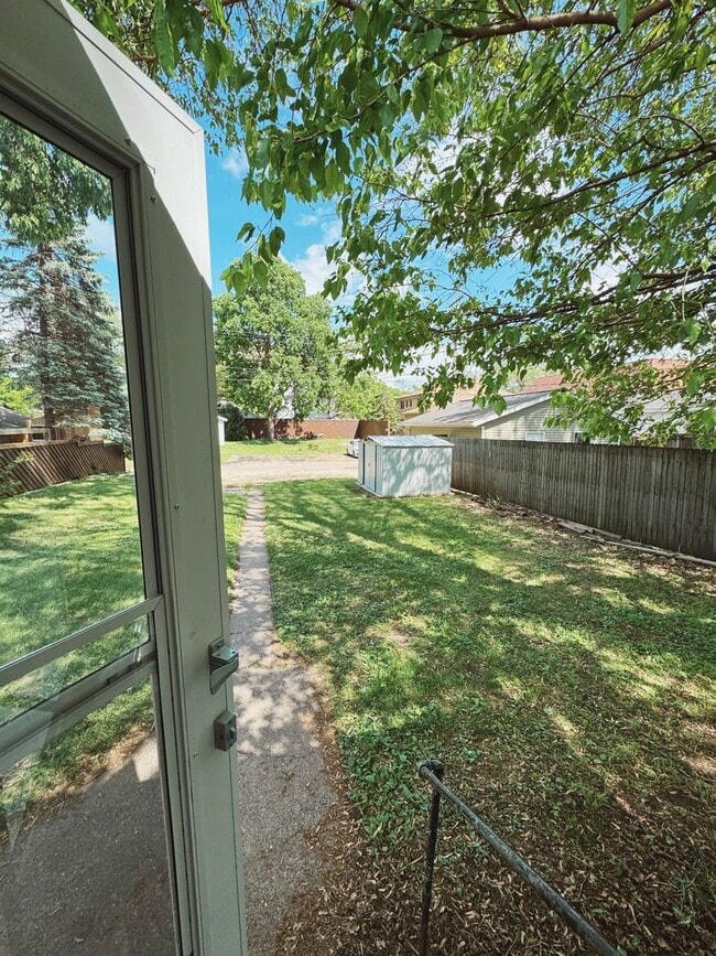 Building Photo - 3 BEDROOM RENTAL, 2026-2027 SCHOOL YEAR