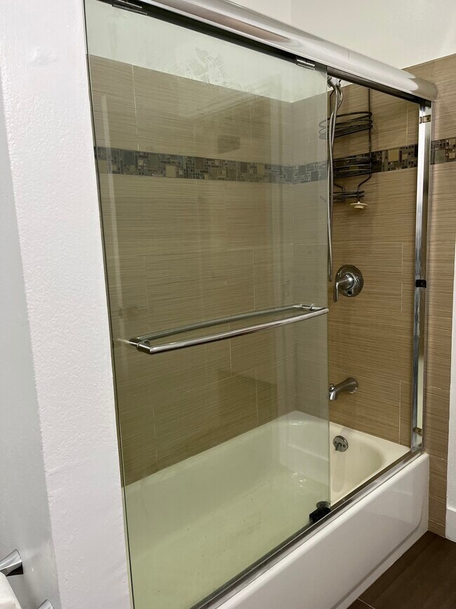 Building Photo - 5328 Newcastle Ave