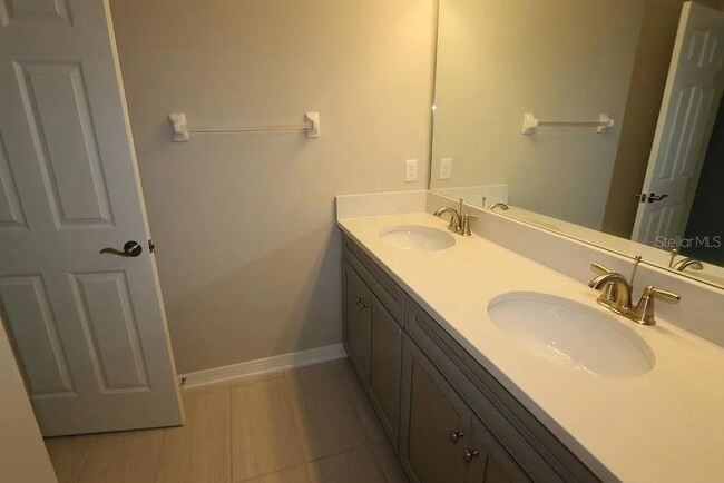 Building Photo - 29897 Southwell Ln