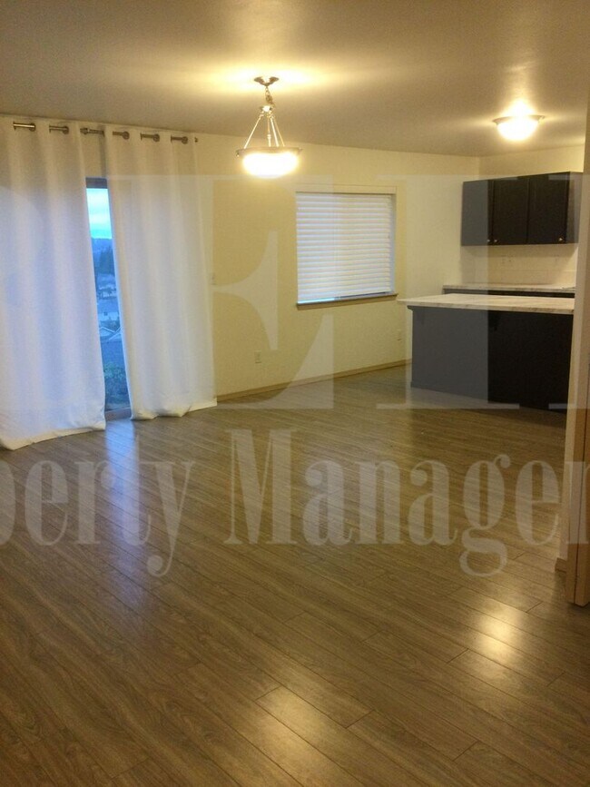 Building Photo - Mountain Views - 3 Bedroom Poulsbo Rambler