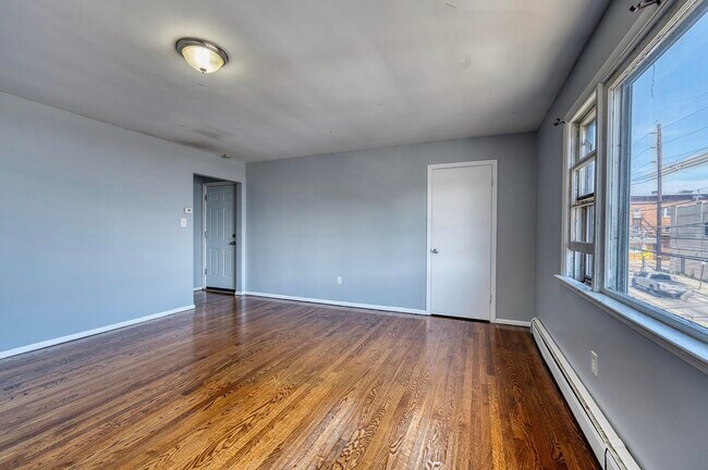 Building Photo - 125 Garfield Ave