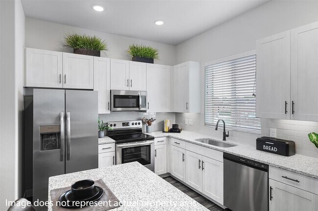 Building Photo - 7157 Borland Dr