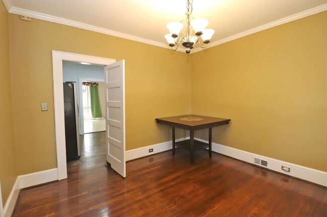 Building Photo - Charming 3 Bedroom, 2 Bath Brick Bungalow ...