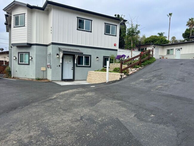 Building Photo - 669 Townsite Dr