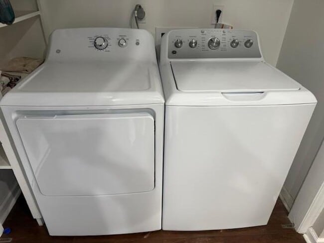 Building Photo - 200 Old Spring Hill Ln