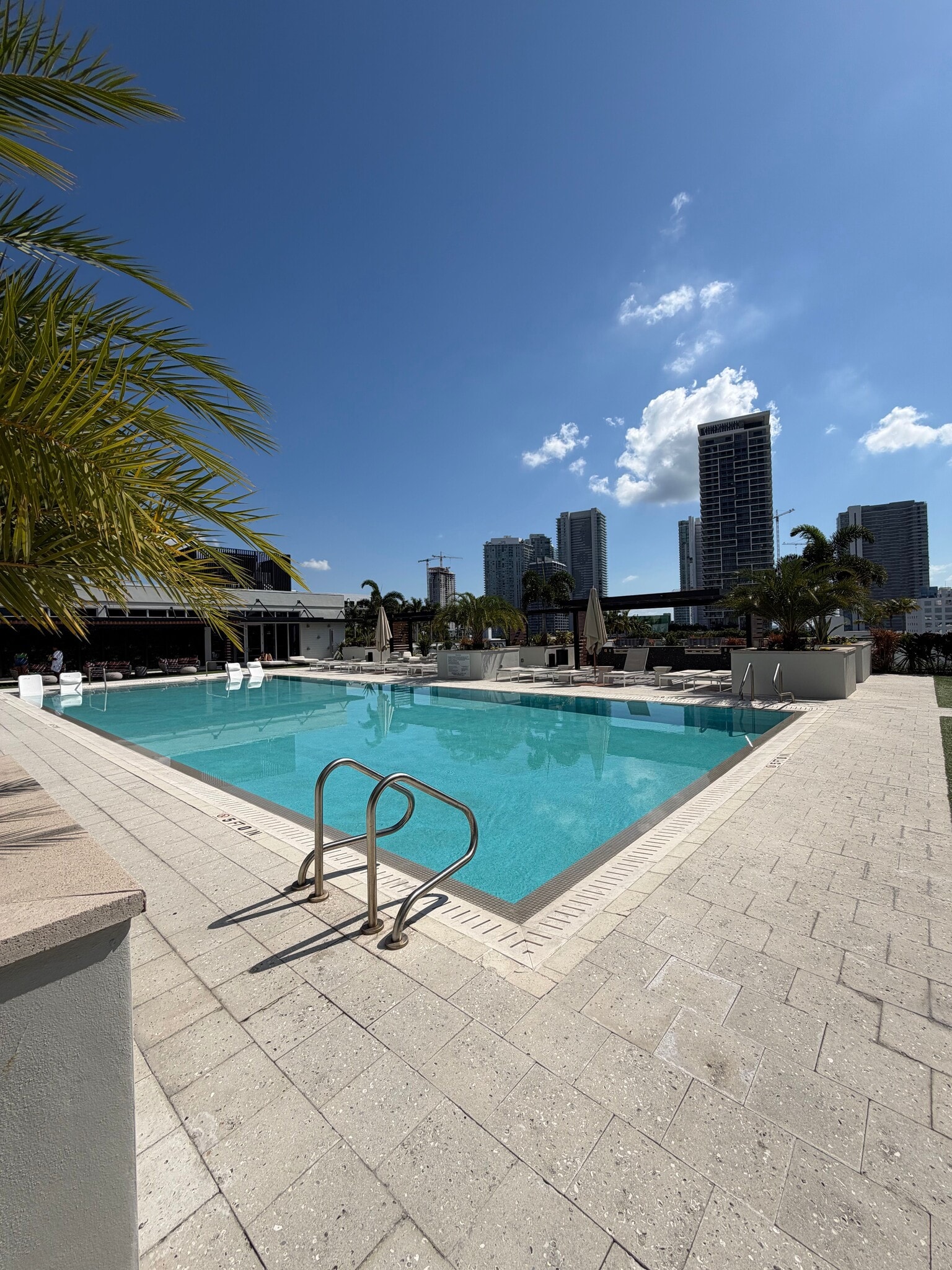 Building Photo - 237 NE 33rd St