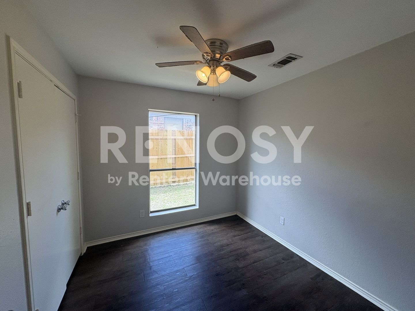 Building Photo - 10258 Maverick Dr