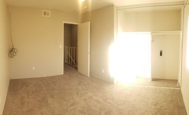 Building Photo - Well Appointed Condo with private yard!