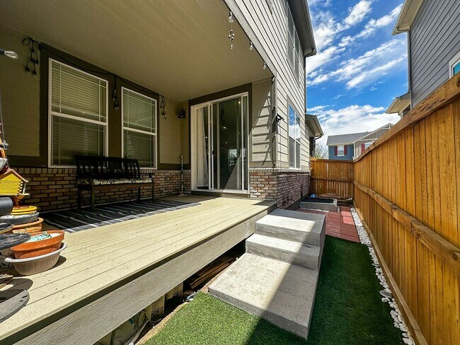 Building Photo - NEARLY NEW 3-bed Paired Home in Senderos Creek community!