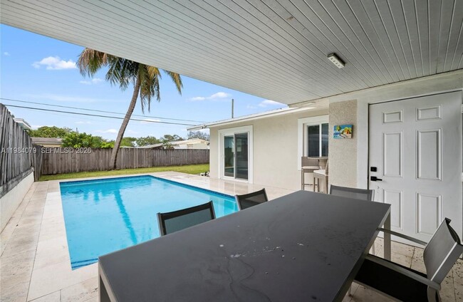 Building Photo - 5721 SW 38th Ct