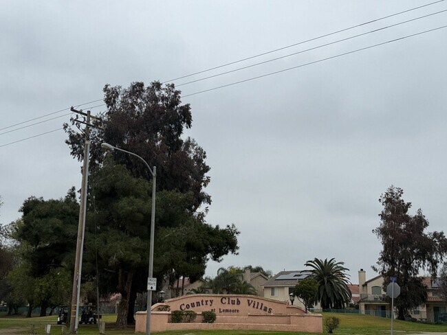 Building Photo - ***JUST REDUCED!!!*** 2-Bedroom, 2-bathroom single level home located in Country Club Villas in L...