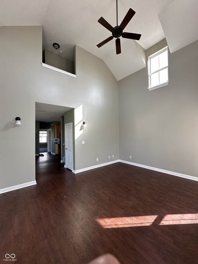 Building Photo - 549 N Belmont Ave