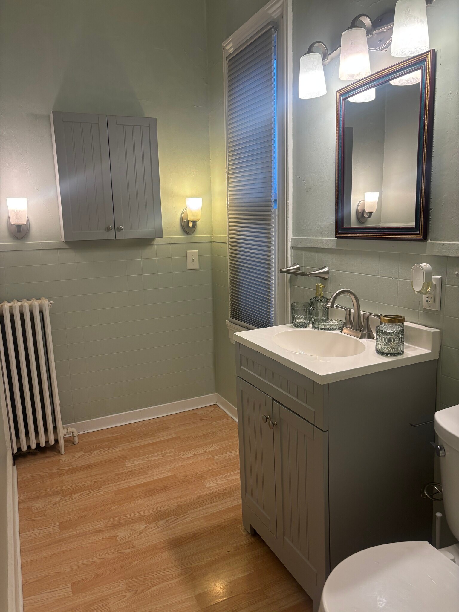 Bathroom - 127 Goldsborough St