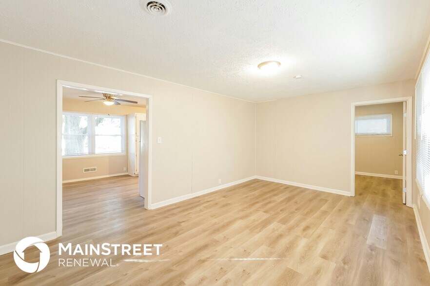 Building Photo - 7810 E 112th St