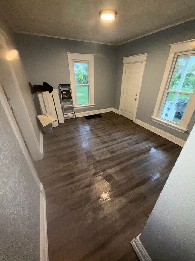 Building Photo - 736 Lawndale Ave