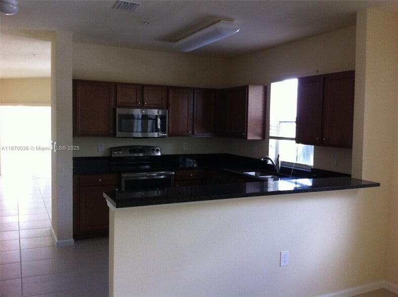 Primary Photo - 8960 NW 97th Ave