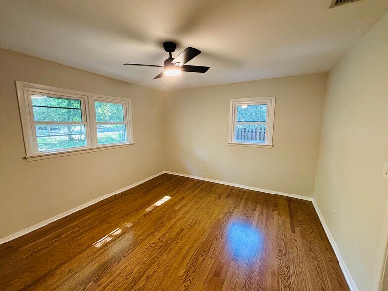 Building Photo - 159 Greglawn Dr