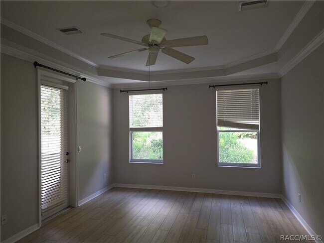 Building Photo - 1641 N Shadowview Path