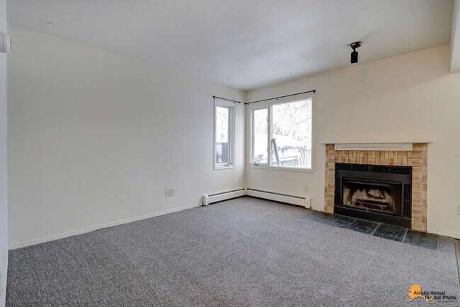 Building Photo - 531 Idaho St