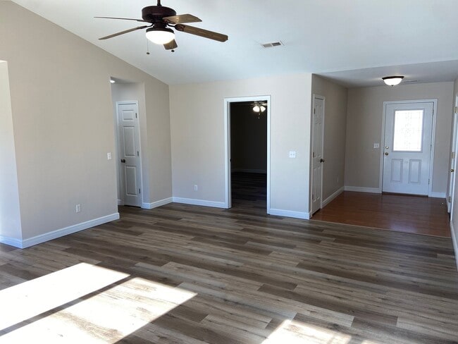 Building Photo - Single-Family Home in Evergreen Ridge, Hollister