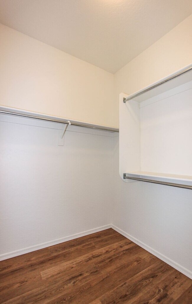 Building Photo - 3 Bedroom in Stoneridge