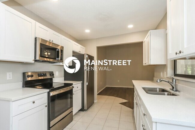 Building Photo - 3 Bedroom Pet-Friendly Home in ENGLEWOOD, FL with Main Street Renewal