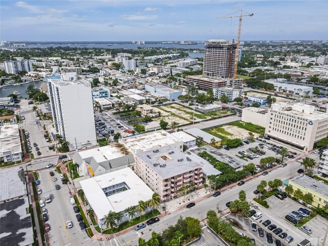 Building Photo - 6920 Harding Ave