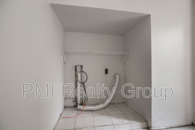 Building Photo - 3295 W 46th St