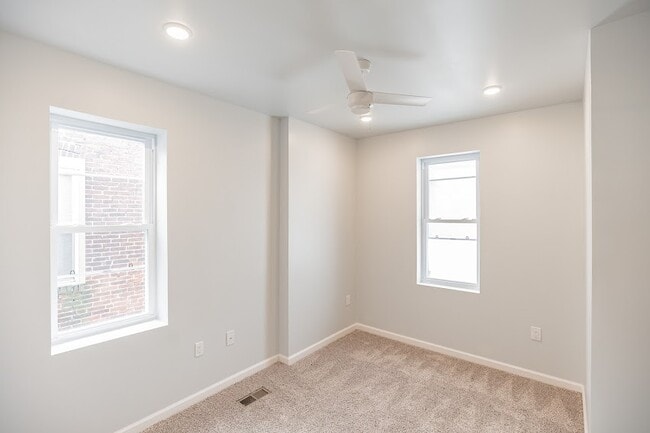 Building Photo - 5611 Arlington St