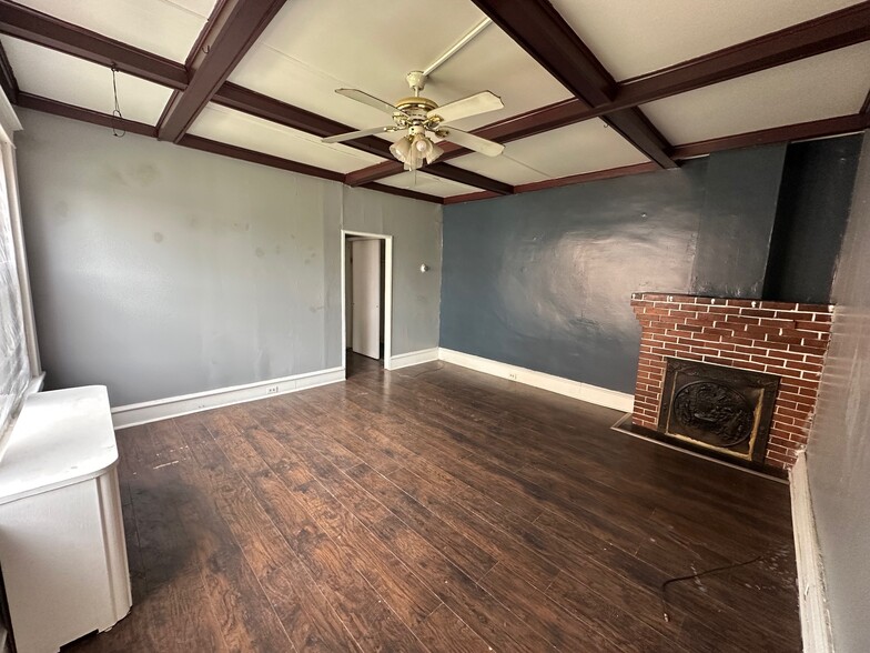 Building Photo - 4507 Disston St