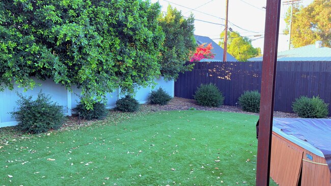 Building Photo - 5779 Enfield Ave