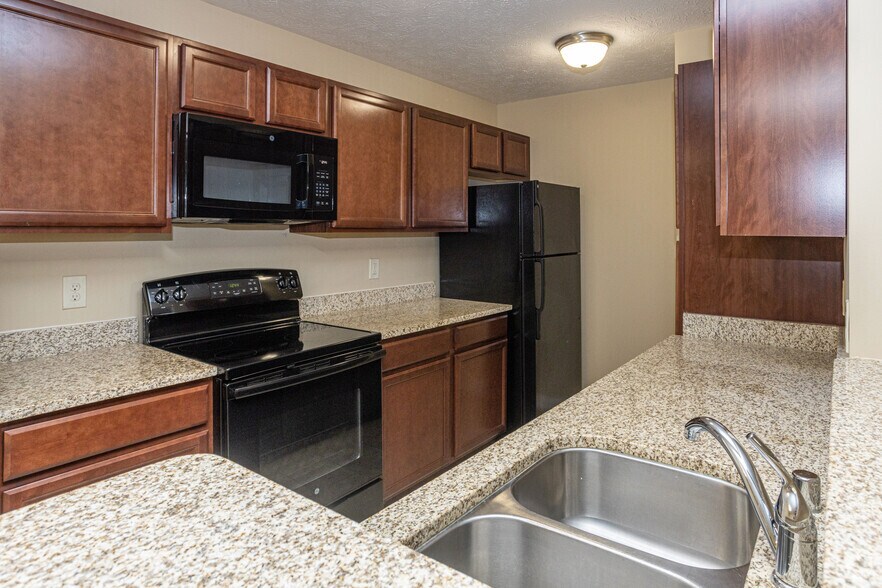 Oldham Oaks 1000 Cassandra Ln La Grange KY 40031 Apartment Finder