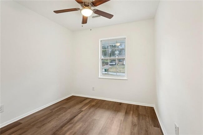 Building Photo - 4042 Sweetbriar Ln