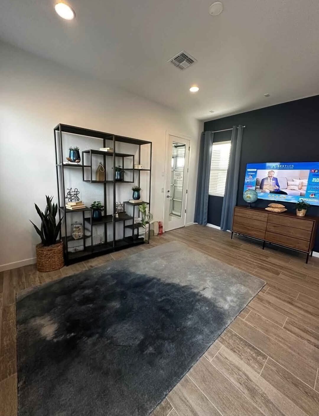 Building Photo - 4017 W La Mirada Dr