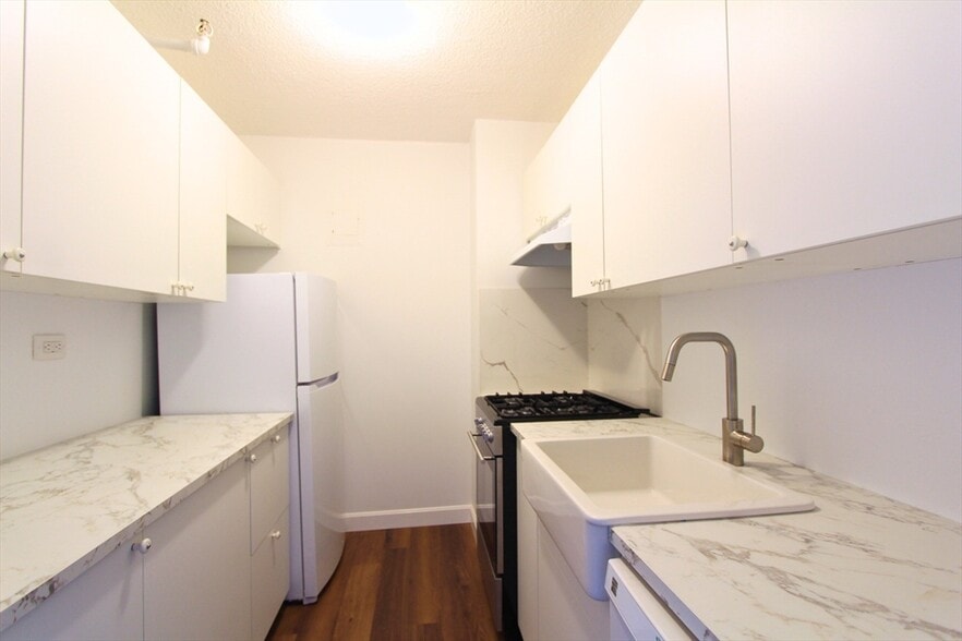 Building Photo - 151 Tremont St