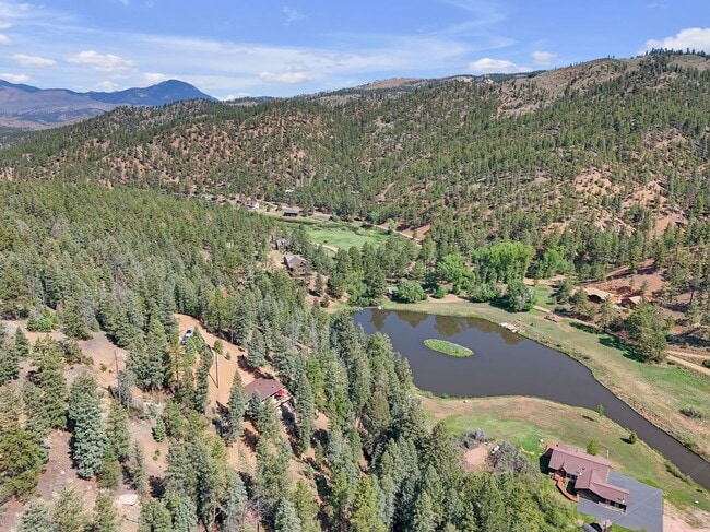 Building Photo - 9987 S Overlook Rd