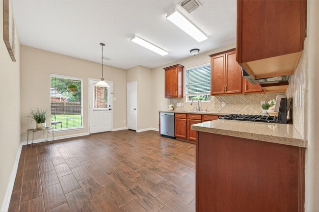 Building Photo - 10427 Lyndon Meadows Dr