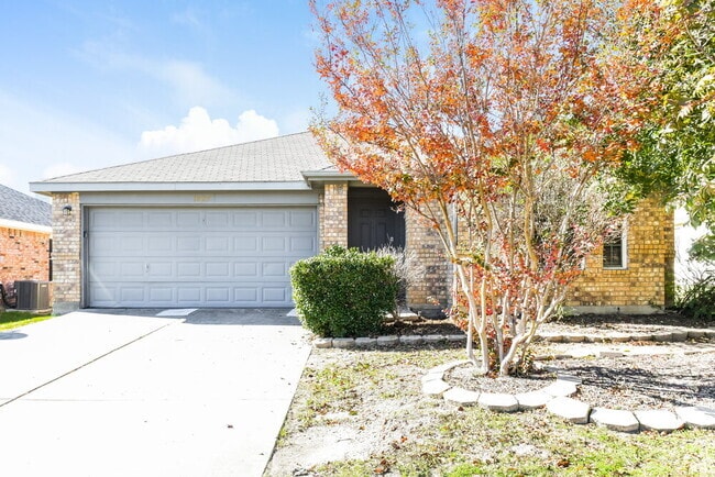 Building Photo - 1025 McKavett Dr