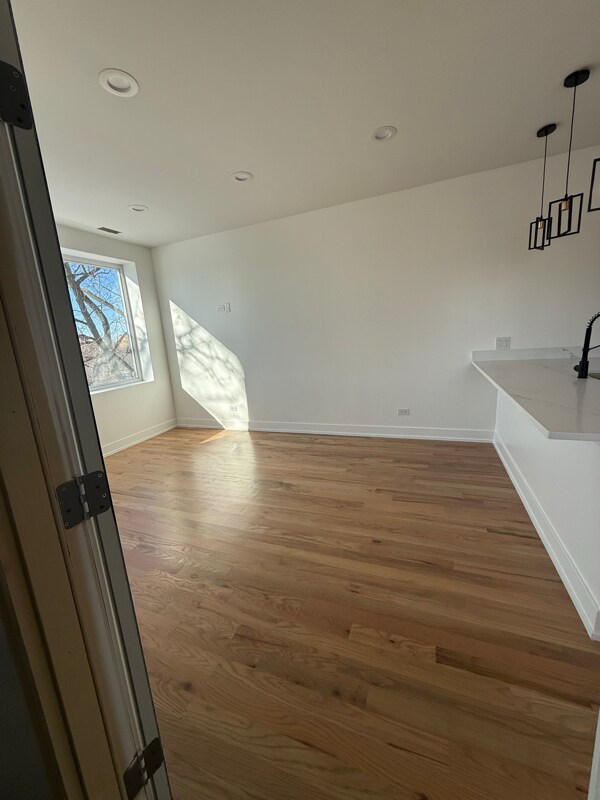 Building Photo - 1249 S Kedvale Ave