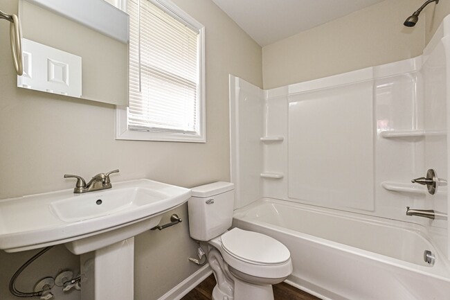 Building Photo - 302 E Hudson St