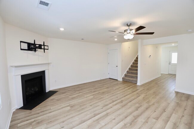 Building Photo - 1718 Canopy Dr