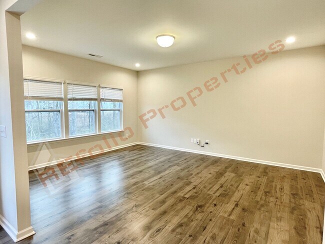 Building Photo - 924 Arlington Wood St