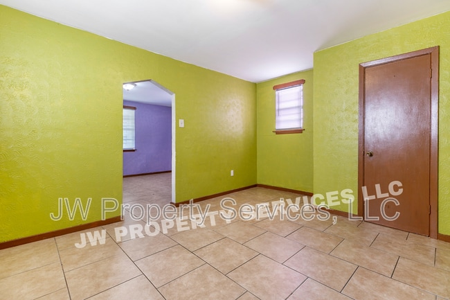 Building Photo - 2633 Governor Nicholls St