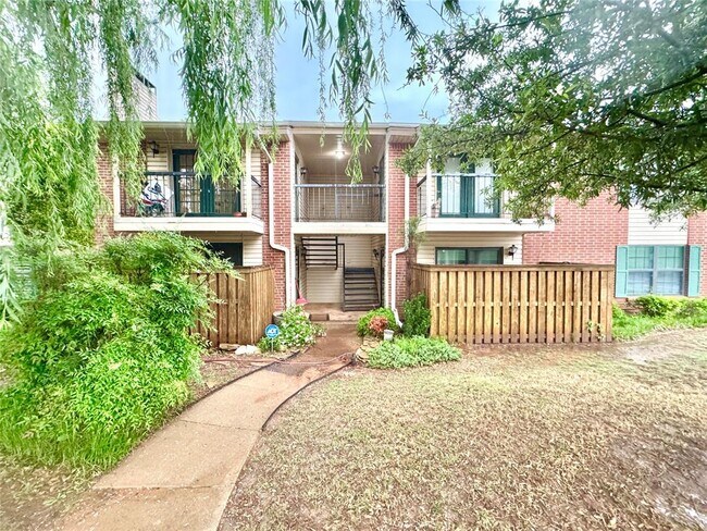 Primary Photo - 4400 Hemingway Dr