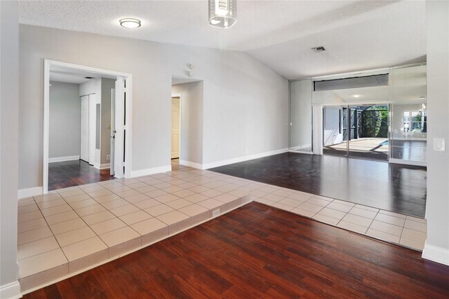 Building Photo - 11310 Lake Tree Ct